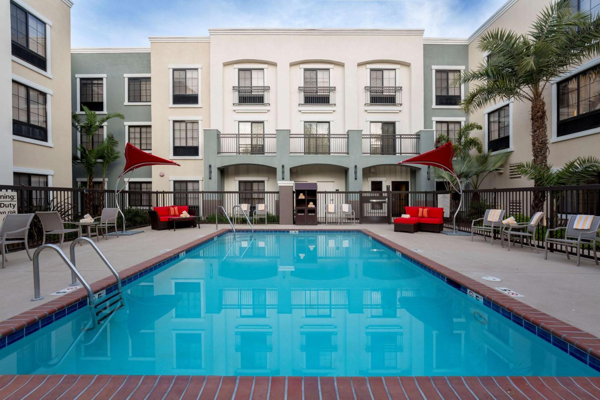 Hampton Inn Santa Barbara/Goleta Bagian luar foto