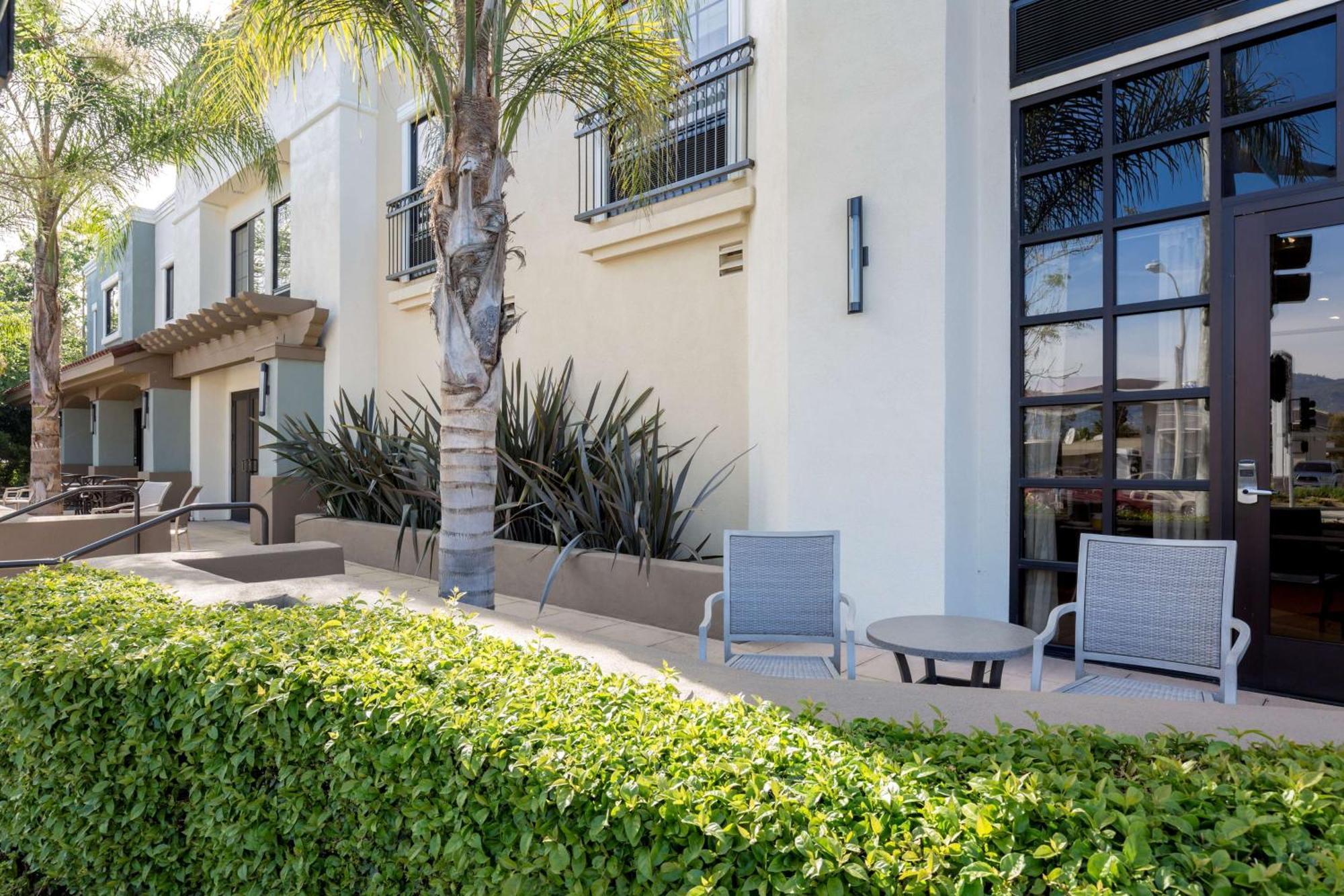 Hampton Inn Santa Barbara/Goleta Bagian luar foto