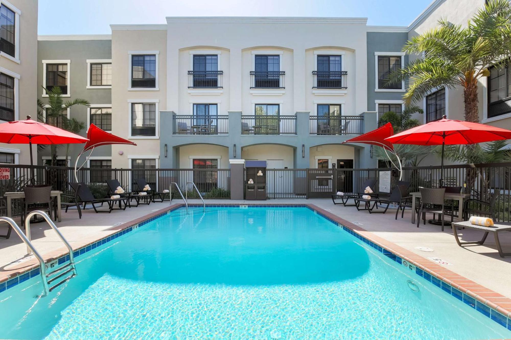 Hampton Inn Santa Barbara/Goleta Bagian luar foto